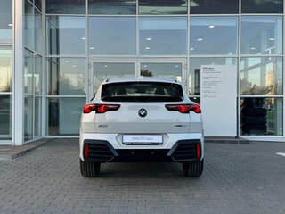 2024 BMW X2 xDrive25i II (U10), белый, 6197000 рублей, вид 4