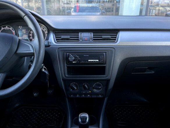 2018 Skoda Rapid I Рестайлинг, белый, 1170000 рублей - вид 11