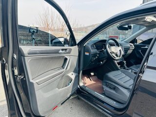 2021 Volkswagen Tiguan II Рестайлинг, чёрный, 3500000 рублей, вид 3