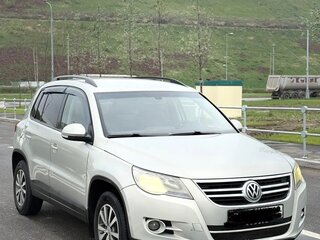 2010 Volkswagen Tiguan I, серебристый, 975000 рублей, вид 3