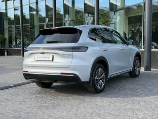 2026 Geely EX5 Гибрид EM-R, серебристый, 3829990 рублей, вид 2