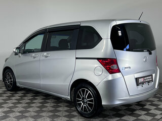 2011 Honda Freed I, серебристый, 935000 рублей, вид 4