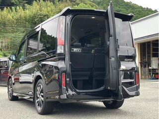 2020 Honda Stepwgn Spada V Рестайлинг, чёрный, 1899000 рублей, вид 3
