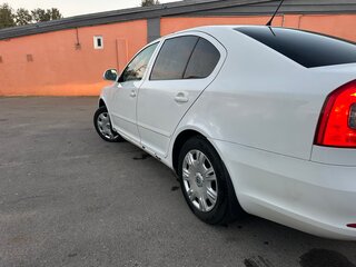 2012 Skoda Octavia II (A5) Рестайлинг, белый, 640000 рублей, вид 4