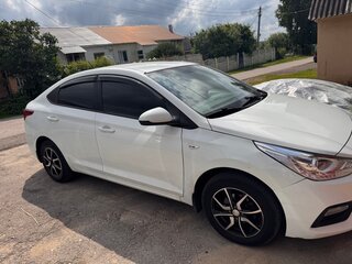 2017 Hyundai Solaris II, белый, 920000 рублей, вид 3