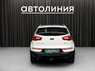2012 Kia Sportage III, белый, 1300000 рублей, вид 4