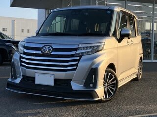 2023 Toyota Roomy I Рестайлинг, серебристый, 872000 рублей, вид 1
