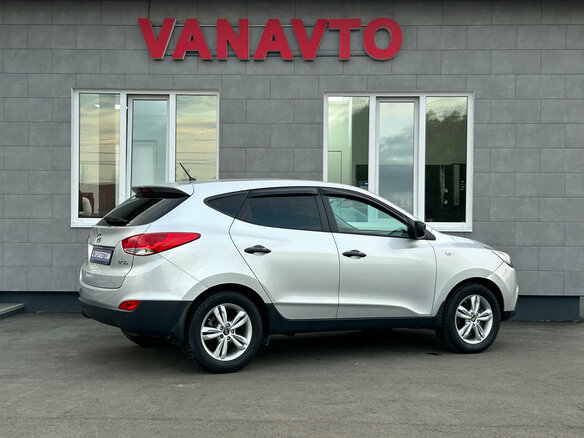 2011 Hyundai ix35 I, серебристый, 1275000 рублей - вид 5