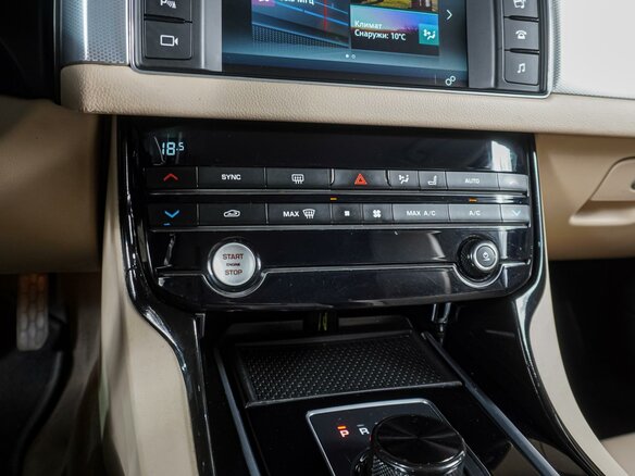 2016 Jaguar XF II, белый, 1749000 рублей - вид 11