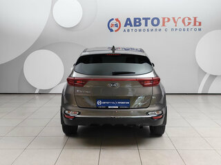 2020 Kia Sportage IV Рестайлинг, коричневый, 2081000 рублей, вид 4