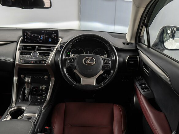 2019 Lexus NX 300h I Рестайлинг, белый, 3499000 рублей - вид 5