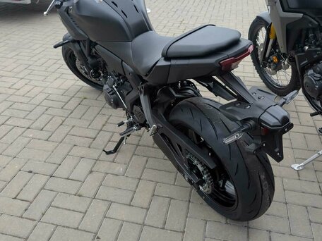 2026 Yamaha MT-07 (FZ-07), чёрный, 1350000 рублей, вид 4