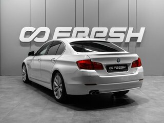 2010 BMW 5 серии 523i VI (F10/F11/F07), белый, 1900000 рублей, вид 2