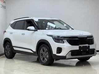 2023 Kia Seltos I Рестайлинг, белый, 1470000 рублей, вид 1