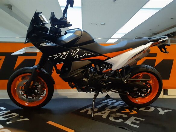 2024 KTM 890 SMT, чёрный, 1199000 рублей