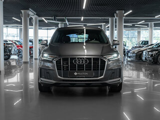 2022 Audi Q7 45 TDI II (4M) Рестайлинг, серый, 7350000 рублей, вид 3