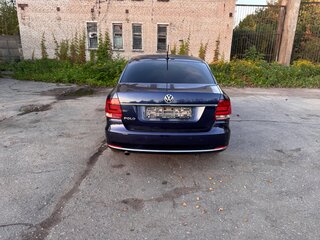 2017 Volkswagen Polo V Рестайлинг, синий, 670000 рублей, вид 4