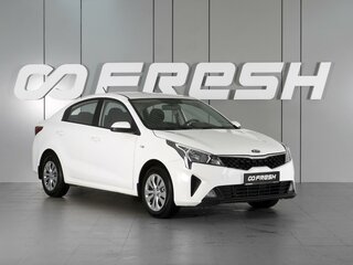 2021 Kia Rio IV Рестайлинг, белый, 1490000 рублей, вид 1