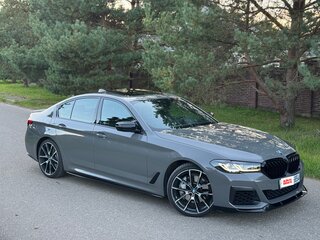 2021 BMW 5 серии 540i xDrive VII (G30/G31/G38) Рестайлинг, серый, 4200000 рублей, вид 1