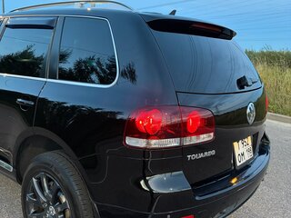 2007 Volkswagen Touareg I Рестайлинг, чёрный, 1700000 рублей, вид 5