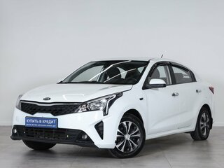 2020 Kia Rio IV Рестайлинг, белый, 849000 рублей, вид 3