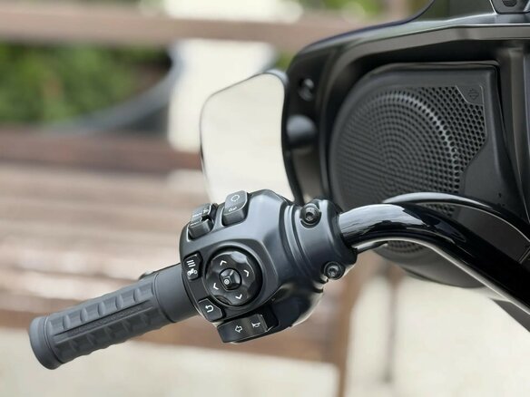 2025 Harley-Davidson Street Glide, фиолетовый, 3750000 рублей - вид 17