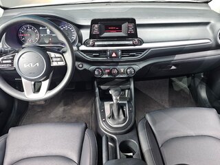 2023 Kia K3 II Рестайлинг, белый, 1452000 рублей, вид 5