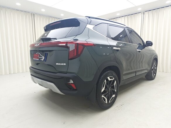 2023 Kia Seltos I Рестайлинг, зелёный, 1950000 рублей - вид 3