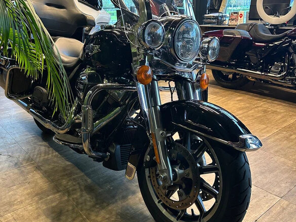 2018 Harley-Davidson Road King, чёрный, 2350000 рублей - вид 4