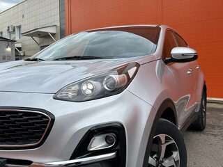 2018 Kia Sportage IV Рестайлинг, серебристый, 2075000 рублей, вид 2
