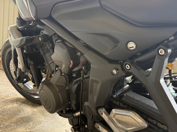 2023 Triumph Trident 660, чёрный, 780000 рублей - вид 5