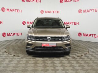 2018 Volkswagen Tiguan II, бежевый, 2649000 рублей, вид 2