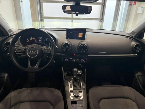 2018 Audi A3 III (8V) Рестайлинг, красный, 1799000 рублей - вид 21