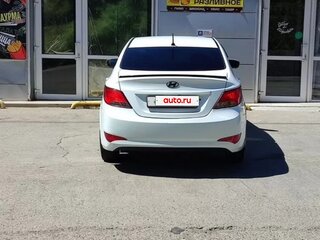 2015 Hyundai Solaris I Рестайлинг, белый, 840000 рублей, вид 4