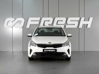 2021 Kia Rio IV Рестайлинг, белый, 1490000 рублей, вид 3