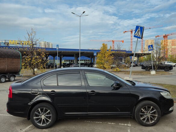2012 Skoda Octavia II (A5) Рестайлинг, чёрный, 1290000 рублей - вид 3