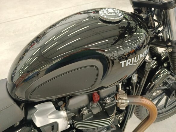 2023 Triumph Speed Twin, чёрный, 930000 рублей - вид 18