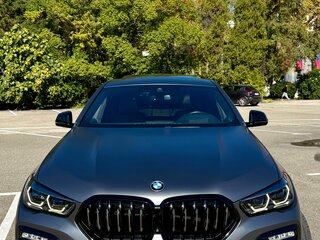 2021 BMW X6 M50d III (G06), серый, 8700000 рублей, вид 4
