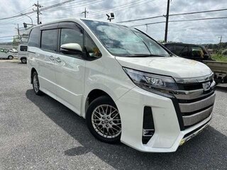 2021 Toyota Noah III (R80) Рестайлинг, белый, 1687000 рублей, вид 3
