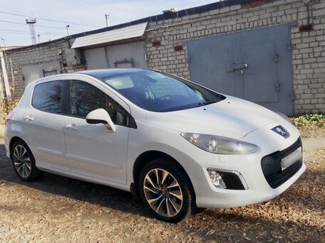 2012 Peugeot 308 I Рестайлинг, белый, 370000 рублей, вид 2