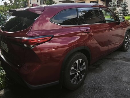2021 Toyota Highlander IV (XU70), красный, 4500000 рублей, вид 2