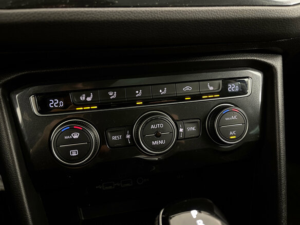 2018 Volkswagen Tiguan II, синий, 2440000 рублей - вид 17