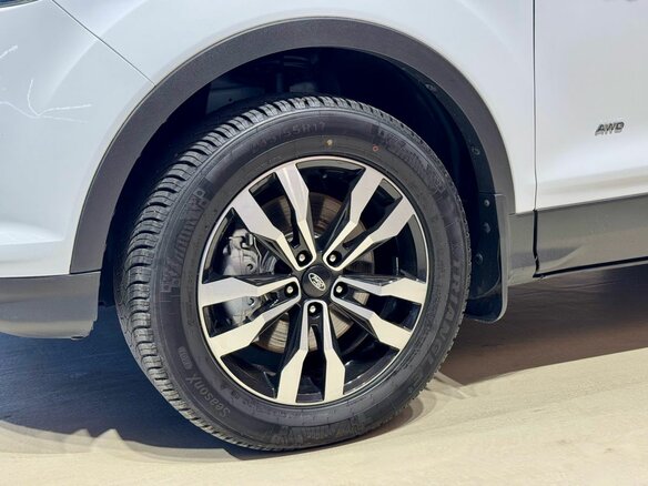2017 Ford Kuga II Рестайлинг, белый, 1630000 рублей - вид 28