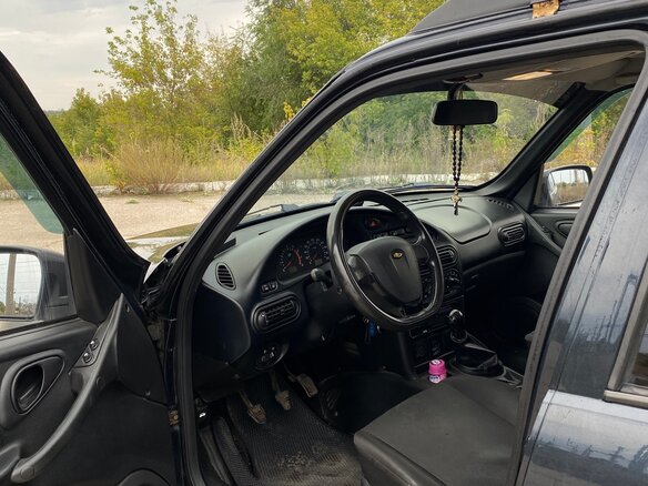 2015 Chevrolet Niva I Рестайлинг, чёрный, 640000 рублей - вид 6
