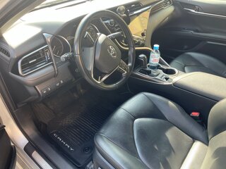 2020 Toyota Camry US Market VIII (XV70), серый, 2900000 рублей, вид 2