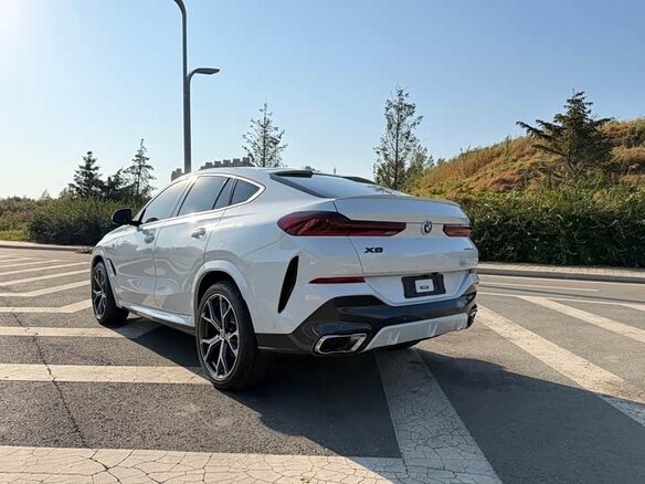 2024 BMW X6 40i III (G06) Рестайлинг, белый - вид 5