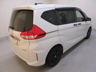 2023 Honda Freed II Рестайлинг, белый, 1200000 рублей, вид 3