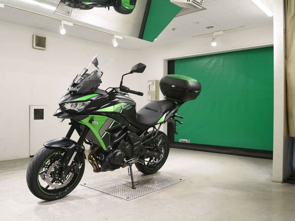 2024 Kawasaki Versys 650, чёрный - вид 3