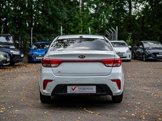 2017 Kia Rio IV, белый, 610000 рублей, вид 4