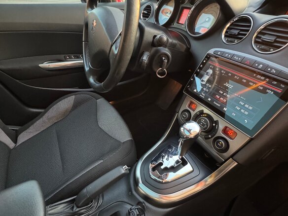 2010 Peugeot 308 I, красный, 399000 рублей - вид 18